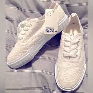 H&M lace sneaker